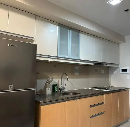 Cozi Chic 1br Beside One Uptown Mall Bgc Apartment Manila
