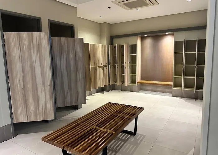 Cozi Chic 1br Beside One Uptown Mall Bgc *