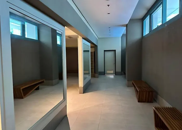Cozi Chic 1br Beside One Uptown Mall Bgc Apartment *
