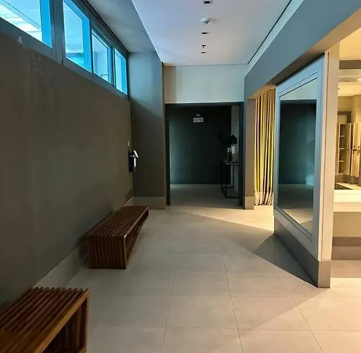 Cozi Chic 1br Beside One Uptown Mall Bgc * Manila