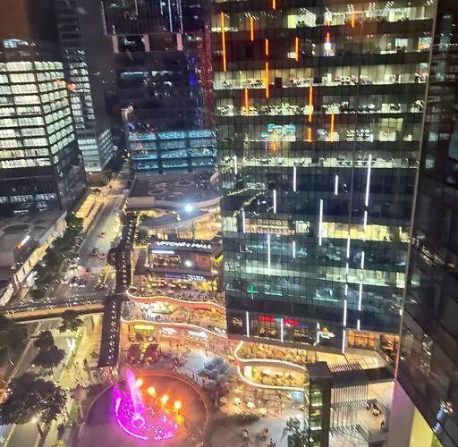 Cozi Chic 1br Beside One Uptown Mall Bgc *