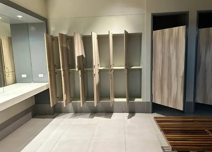 Cozi Chic 1br Beside One Uptown Mall Bgc * Manila